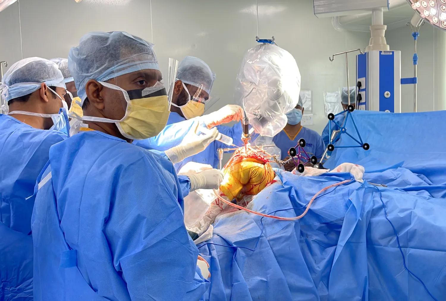 Blog Image - Robotic Knee Replacement vs Traditional Surgery: Which Gives Better Results?